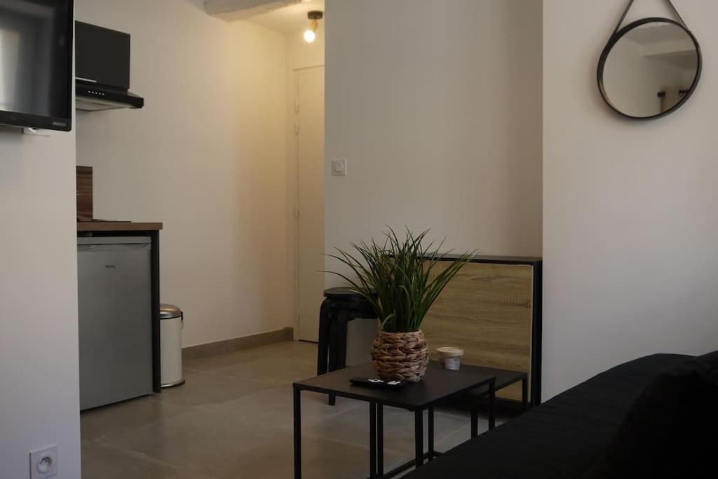 Petit Cocon Douillet Climatise Pour 2 Pers Apartment La Crau Exterior photo